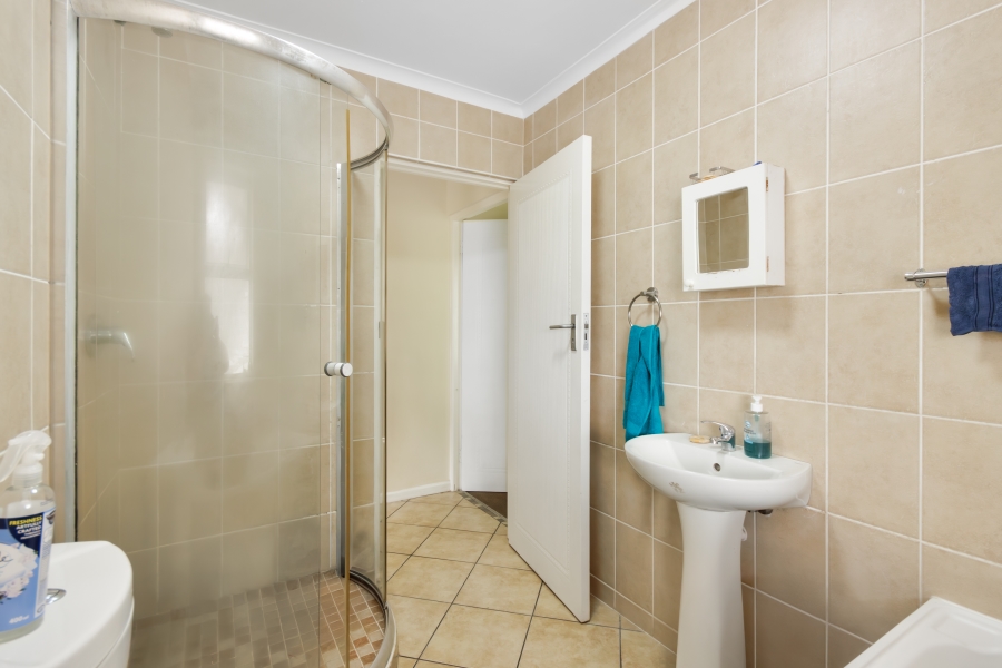 To Let 2 Bedroom Property for Rent in Gordons Bay Central Western Cape
